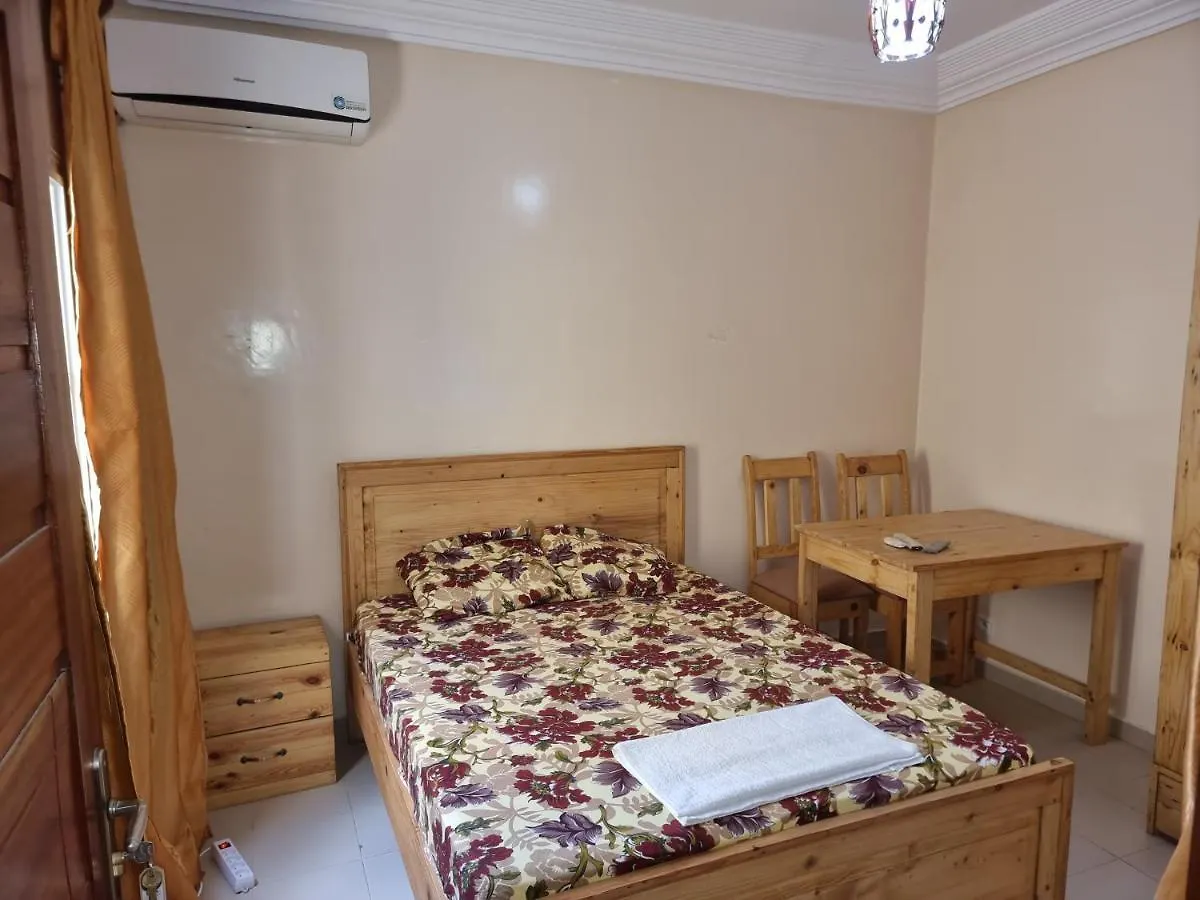 Chambres Privees Climatisees-Douches Personnelles-Neflix-Salon Dakar 0*,  Senegal