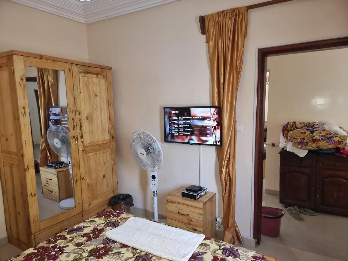 Chambres Privees Climatisees-Douches Personnelles-Neflix-Salon Dakar Senegal