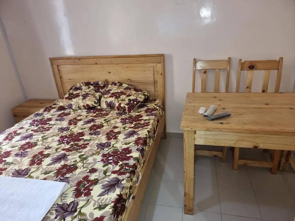 Chambres Privees Climatisees-Douches Personnelles-Neflix-Salon Dakar Homestay