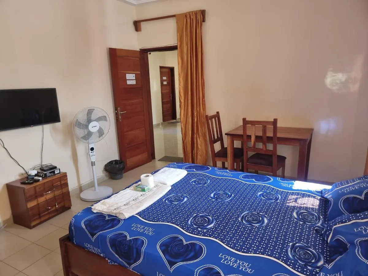 Chambres Privees Climatisees-Douches Personnelles-Neflix-Salon Dakar